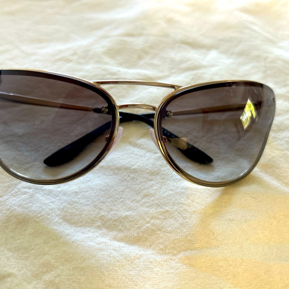 BRAND NEW PRADA SPR 74V ZVN 0A7   SUNGLASSES    MADE IN ITALY   SIZE: 69-16-120